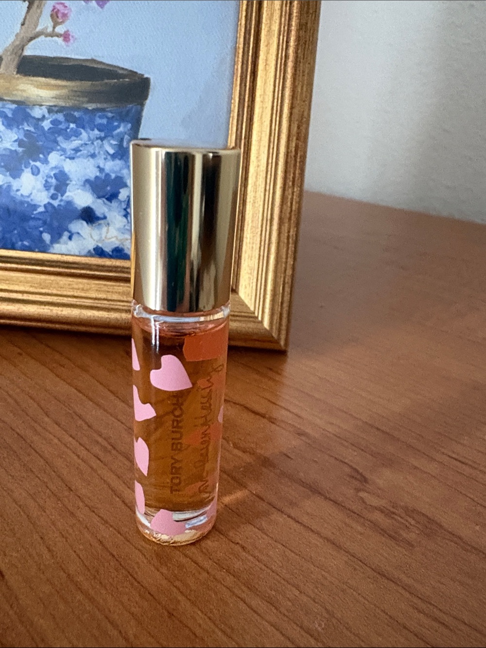 Tory Burch Mini Love Relentlessly Roll-On with Pink Heart Motif - Picture 4 of 6